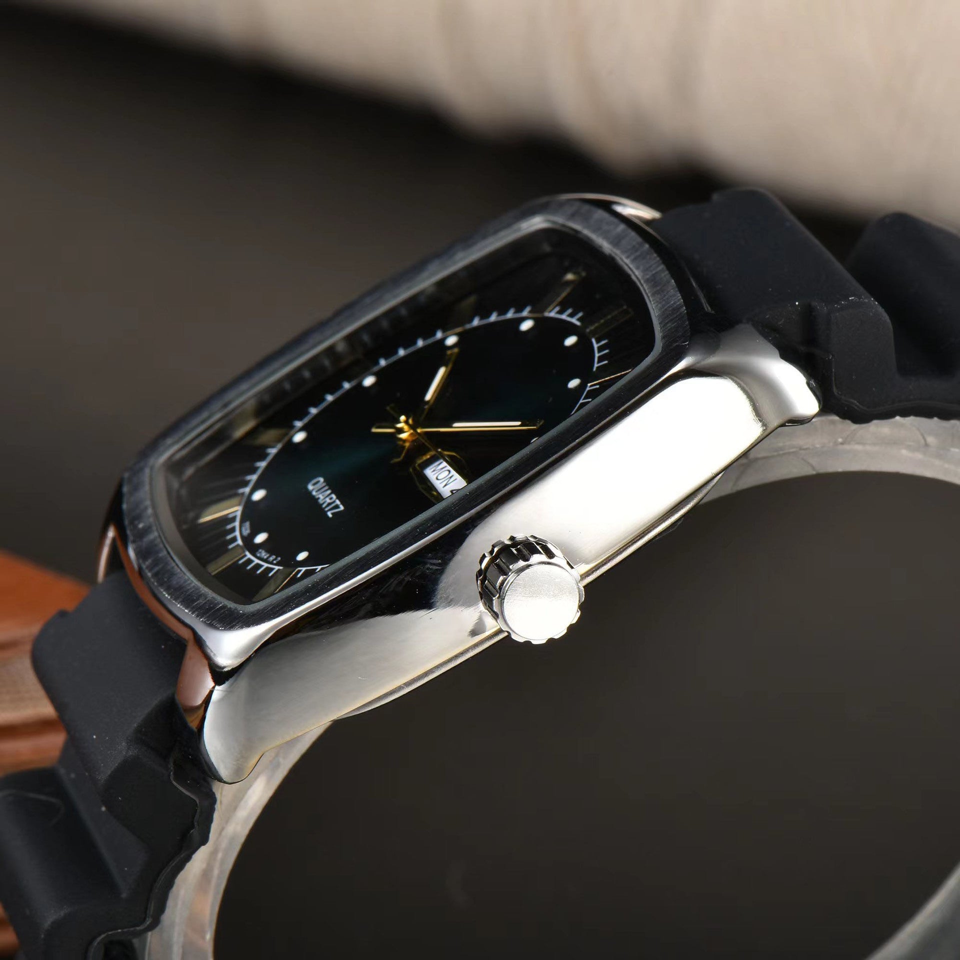 Warner Quartz Watch