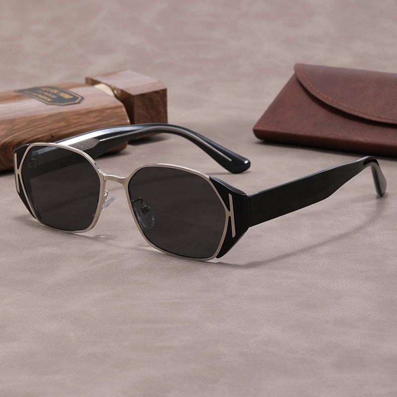 Quinn Retro Sunglasses